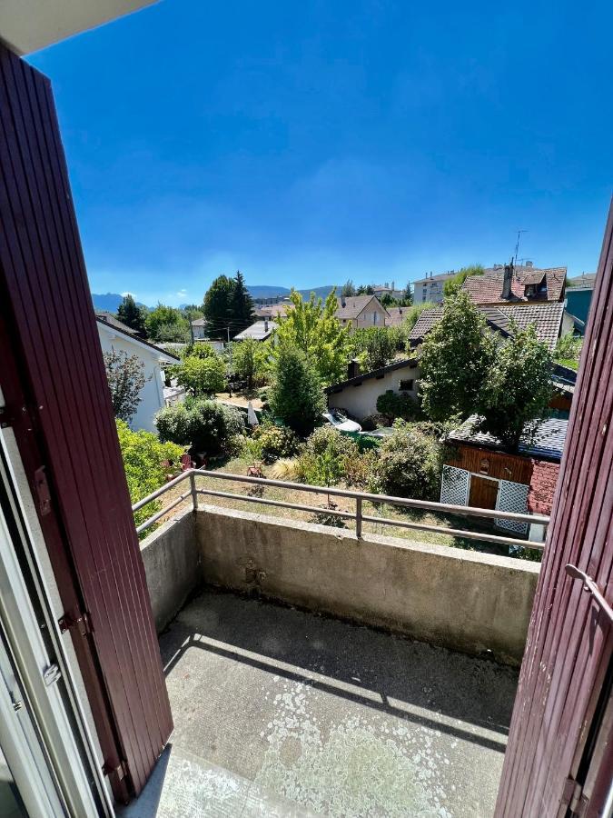 Un Peu Plus Pres Des Etoiles Annecy Exterior foto